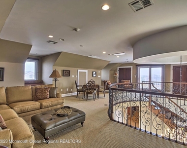 220 Pointe Drive - Photo Thumbnail 26