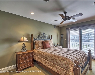 220 Pointe Drive - Photo Thumbnail 21