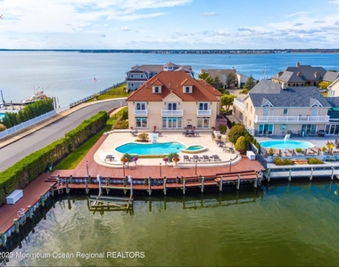 220 Pointe Drive - Photo Thumbnail 29