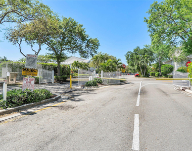9914 Nw 56th Place - Photo Thumbnail 17