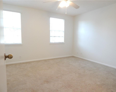 9914 Nw 56th Place - Photo Thumbnail 9
