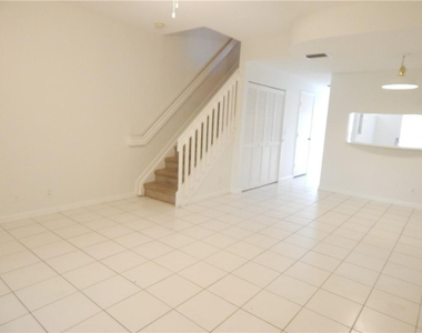 9914 Nw 56th Place - Photo Thumbnail 7