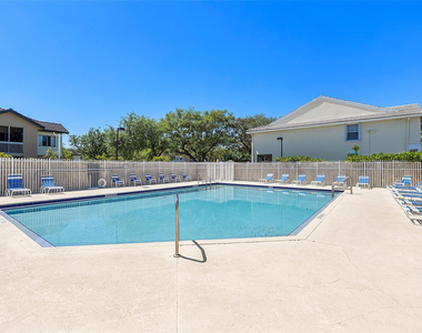 9914 Nw 56th Place - Photo Thumbnail 1