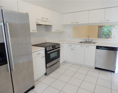 9914 Nw 56th Place - Photo Thumbnail 4