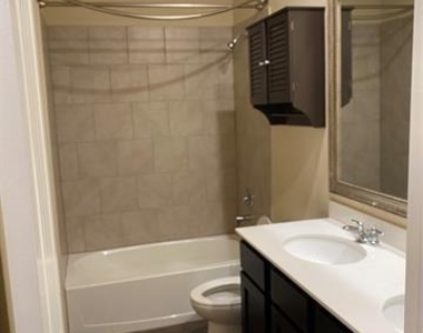 573 La Grange Drive - Photo Thumbnail 4