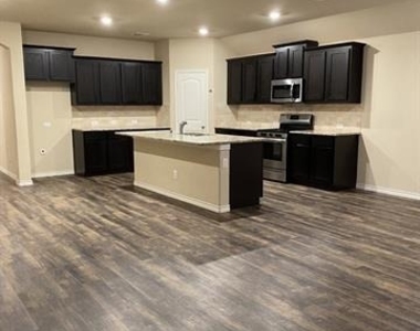 573 La Grange Drive - Photo Thumbnail 6