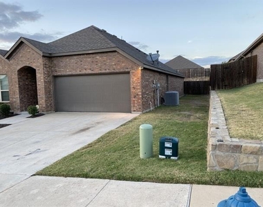 573 La Grange Drive - Photo Thumbnail 1