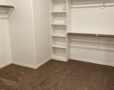 573 La Grange Drive - Photo Thumbnail 12