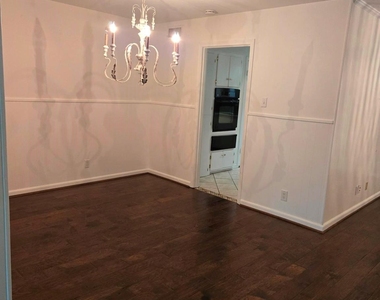 8604 Baltimore Drive - Photo Thumbnail 7