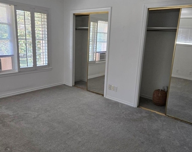 8604 Baltimore Drive - Photo Thumbnail 10