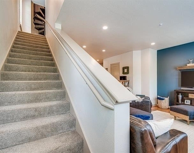 1207 Beaconsfield Lane - Photo Thumbnail 29