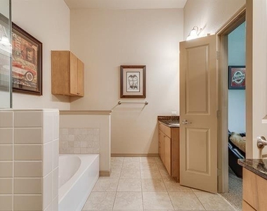 1207 Beaconsfield Lane - Photo Thumbnail 17
