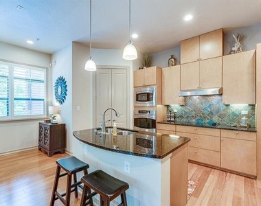 1207 Beaconsfield Lane - Photo Thumbnail 9