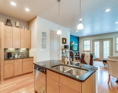 1207 Beaconsfield Lane - Photo Thumbnail 8