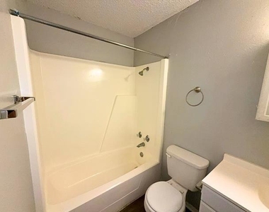 219 Fry Street - Photo Thumbnail 10
