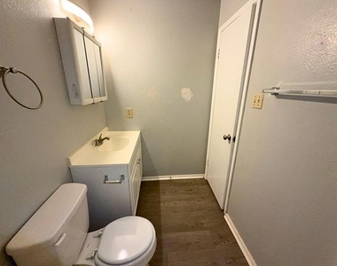 219 Fry Street - Photo Thumbnail 9