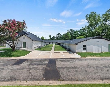 316 W 7th Street - Photo Thumbnail 9