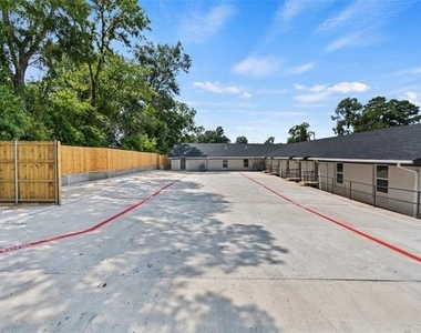 316 W 7th Street - Photo Thumbnail 12