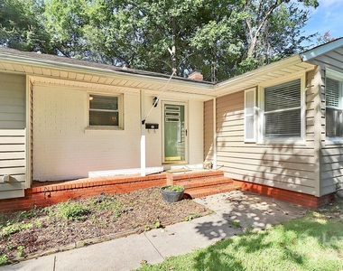 228 Seneca Place - Photo Thumbnail 4