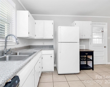 228 Seneca Place - Photo Thumbnail 9