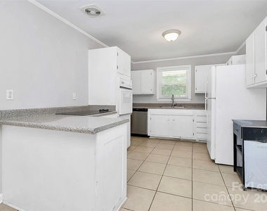 228 Seneca Place - Photo Thumbnail 11