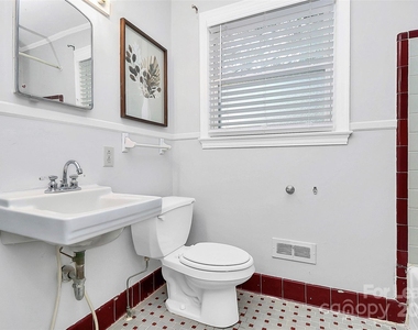 228 Seneca Place - Photo Thumbnail 25