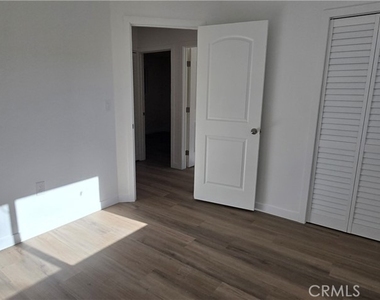 1428 E 54th - Photo Thumbnail 17