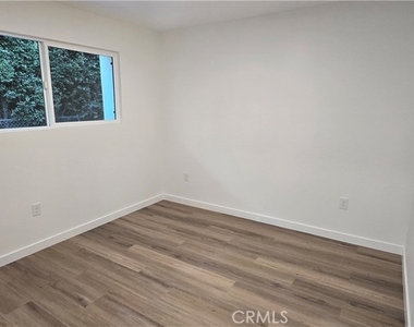 1428 E 54th - Photo Thumbnail 12
