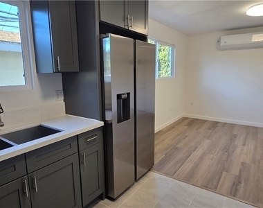 1428 E 54th - Photo Thumbnail 4