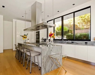 1331 Belfast Drive - Photo Thumbnail 11