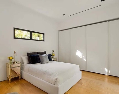 1331 Belfast Drive - Photo Thumbnail 15