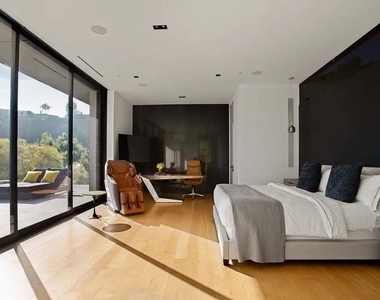 1331 Belfast Drive - Photo Thumbnail 16