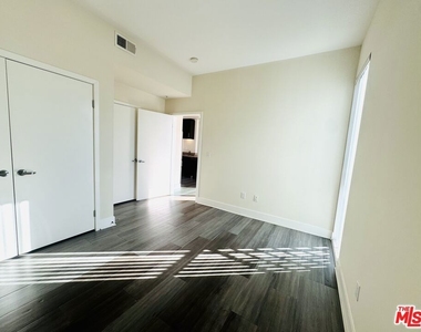 1241 5th Street - Photo Thumbnail 11