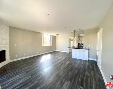 1529 S Bundy Drive - Photo Thumbnail 1