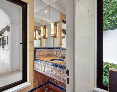 12 Lagomar Road - Photo Thumbnail 9