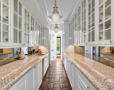 12 Lagomar Road - Photo Thumbnail 8