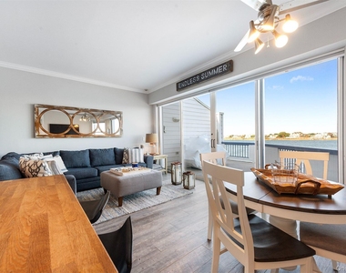 250 Dune Road - Photo Thumbnail 7