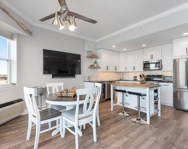 250 Dune Road - Photo Thumbnail 6