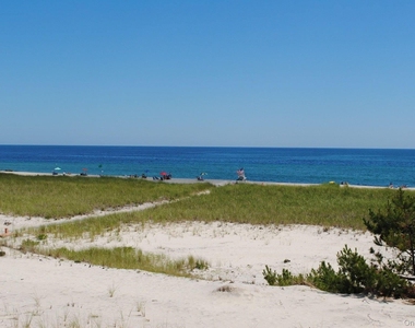 250 Dune Road - Photo Thumbnail 18