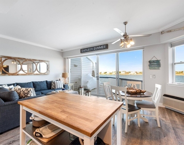 250 Dune Road - Photo Thumbnail 5