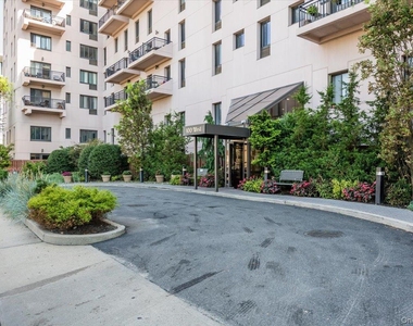 100 W Broadway - Photo Thumbnail 27