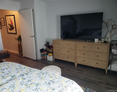 100 W Broadway - Photo Thumbnail 19
