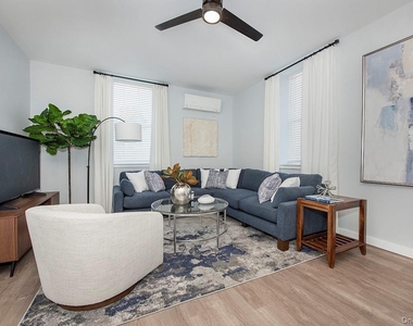 300 Carleton Avenue - Photo Thumbnail 9