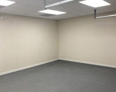 239 Bernard Street - Photo Thumbnail 4