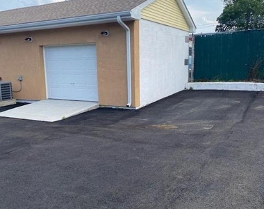 239 Bernard Street - Photo Thumbnail 2