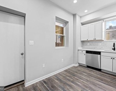 1918 E Lafayette Avenue - Photo Thumbnail 11