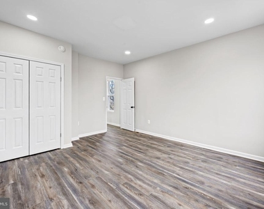 1918 E Lafayette Avenue - Photo Thumbnail 15