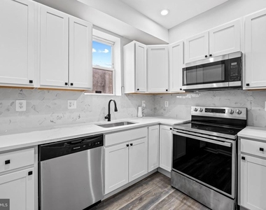 1918 E Lafayette Avenue - Photo Thumbnail 10