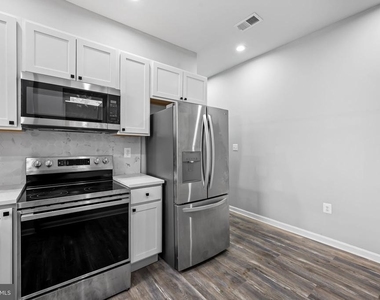 1918 E Lafayette Avenue - Photo Thumbnail 9