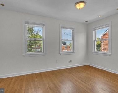 1193 46th Place Se - Photo Thumbnail 8